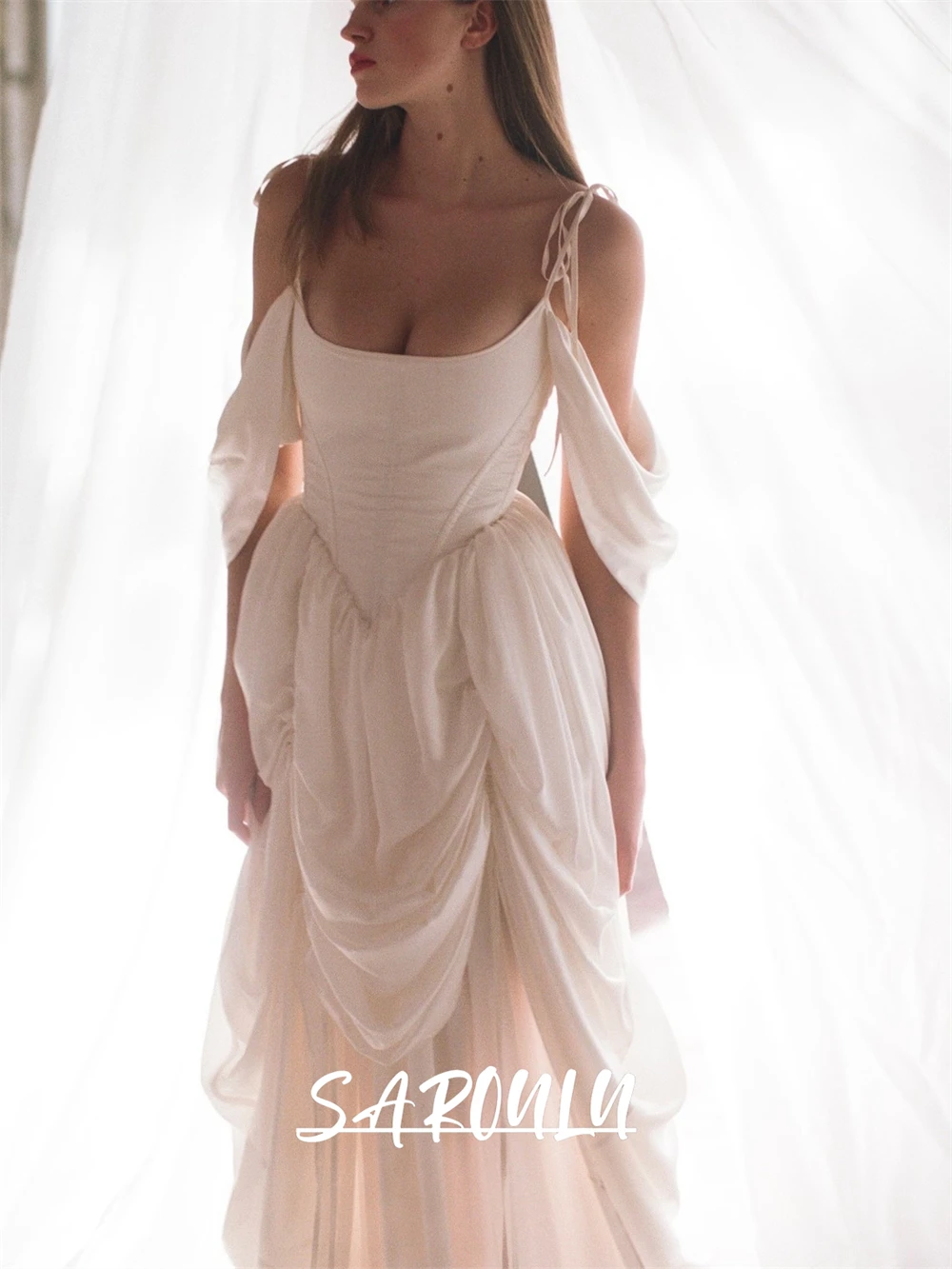 Modern Satin Wedding Dress Ballet Waistline Vintage Royal Style Custom Bridal Gown Spaghetti Straps Bride Dresses Off-shoulder