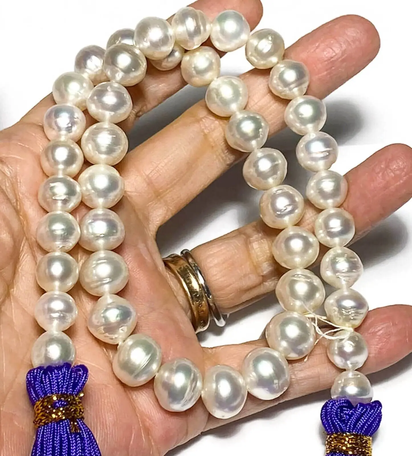 Oval Round 9-10.6mm Natural White Australian South Sea Pearl Necklace 18 