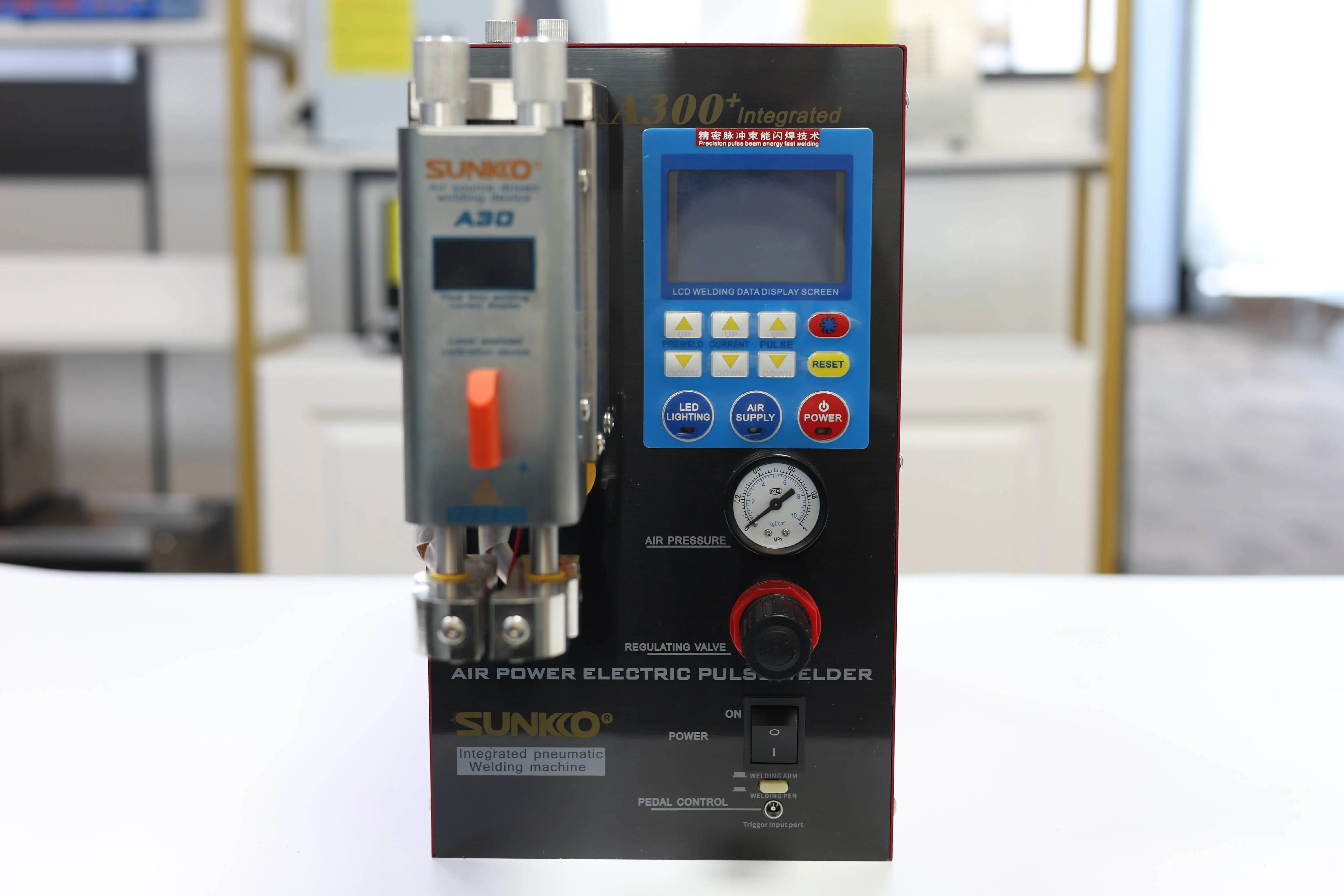 SUNKKO A300+ Встроенный воздушный компрессор Встроенный пневматический аппарат для точечной сварки с литиевой батареей 6000 Вт 1200 А Пневматический промышленный класс