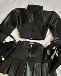 Conjuntos de dos piezas para mujer, conjuntos de falda vaquera negra empalmada de cuero Pu Y2K, nueva chaqueta gótica Sexy con cremallera Harajuku, minifalda