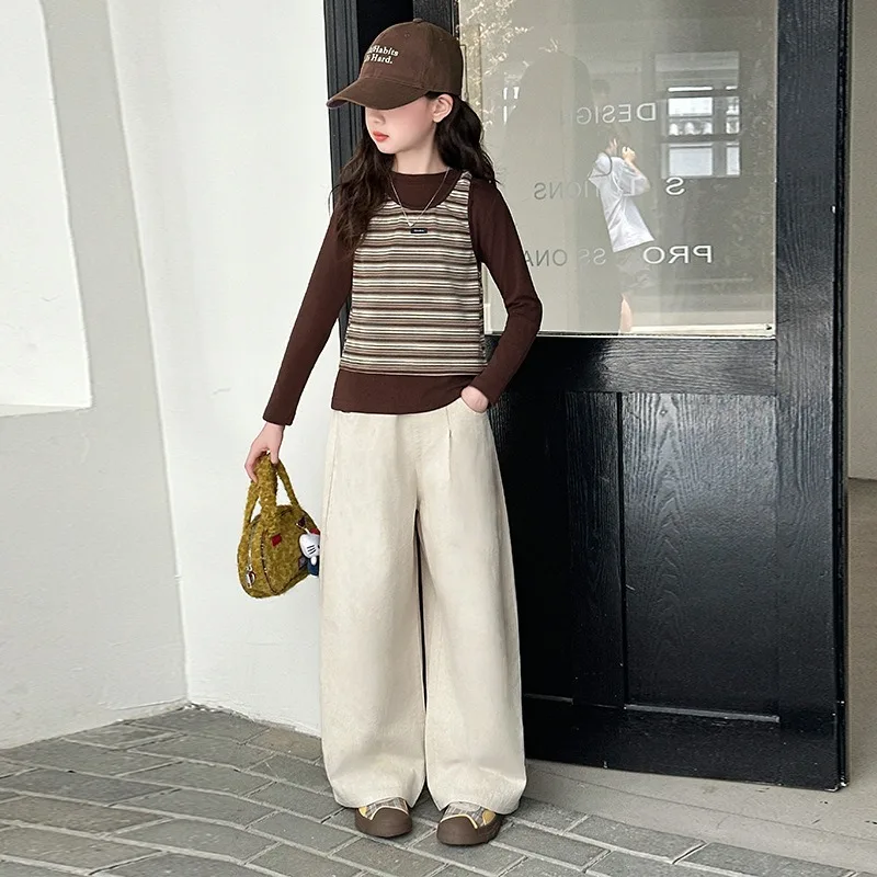 

Spring and Autumn Korean Casual Striped Vest Set for Girls, Featuring Stylish and Trendy Children's Autumn Outfits