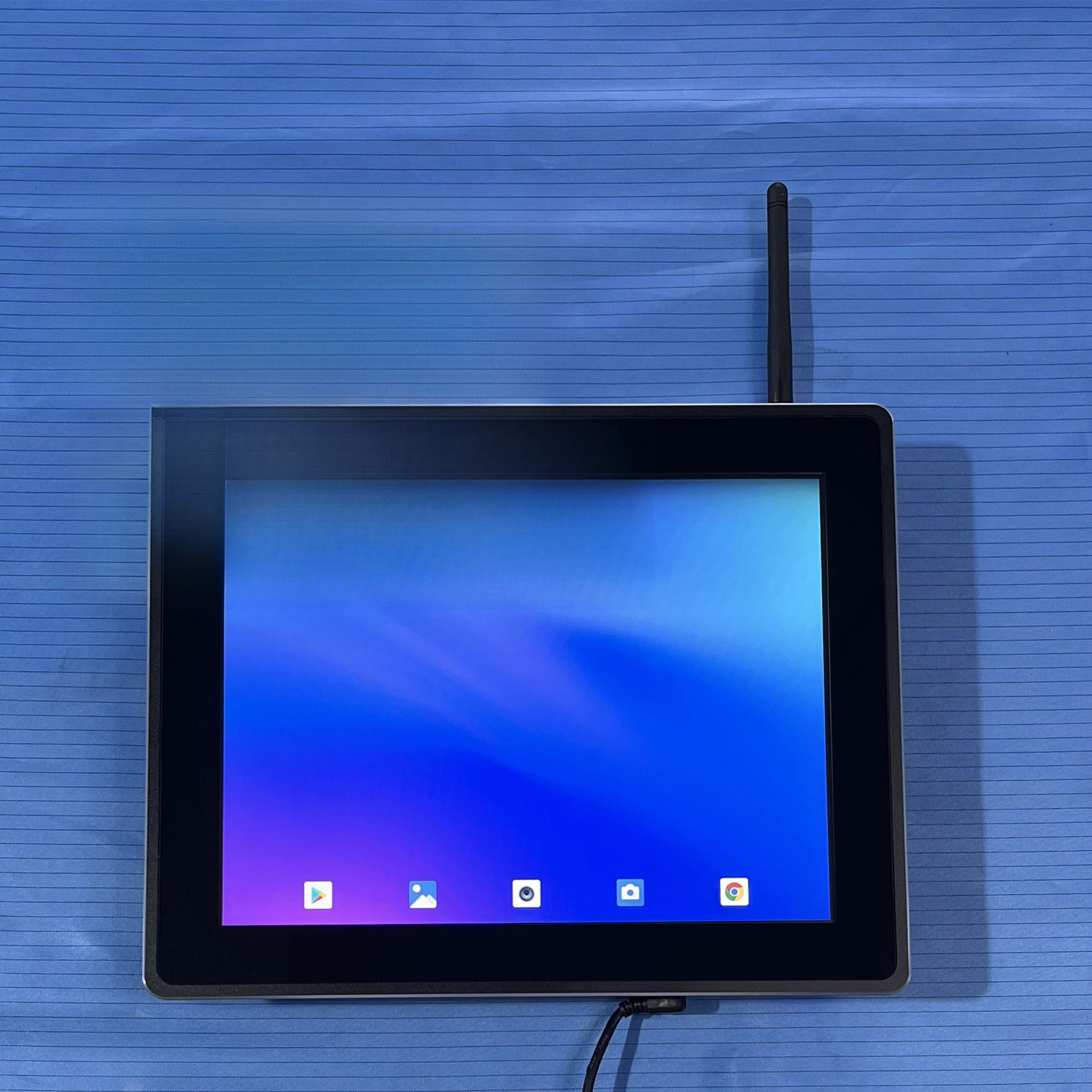 Industrial panel PCs, custom industrial control computers, embedded fanless systems run 24×7 hours a day