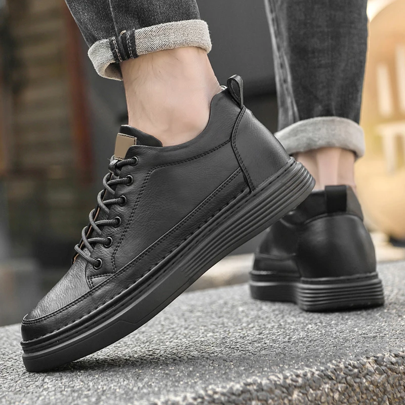 Scarpe da tavolo da uomo casual nere stile minimalista che aumenta l'altezza Strada per il tempo libero all'aperto Gioventù quotidiana Scarpe in vera pelle