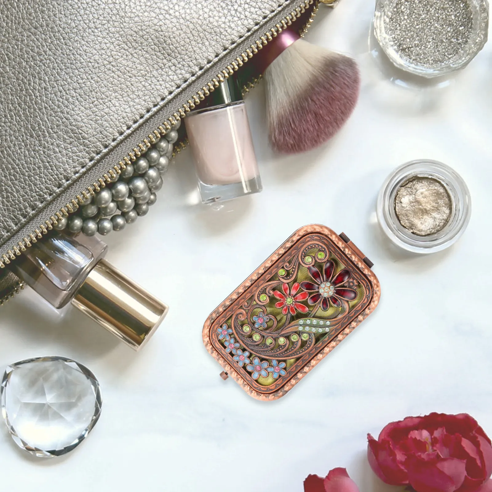 

Двустороннее портативное зеркало для макияжа, компактное металлическое складное зеркало для путешествий, маленькое изящное косметическое зеркальце для женщин