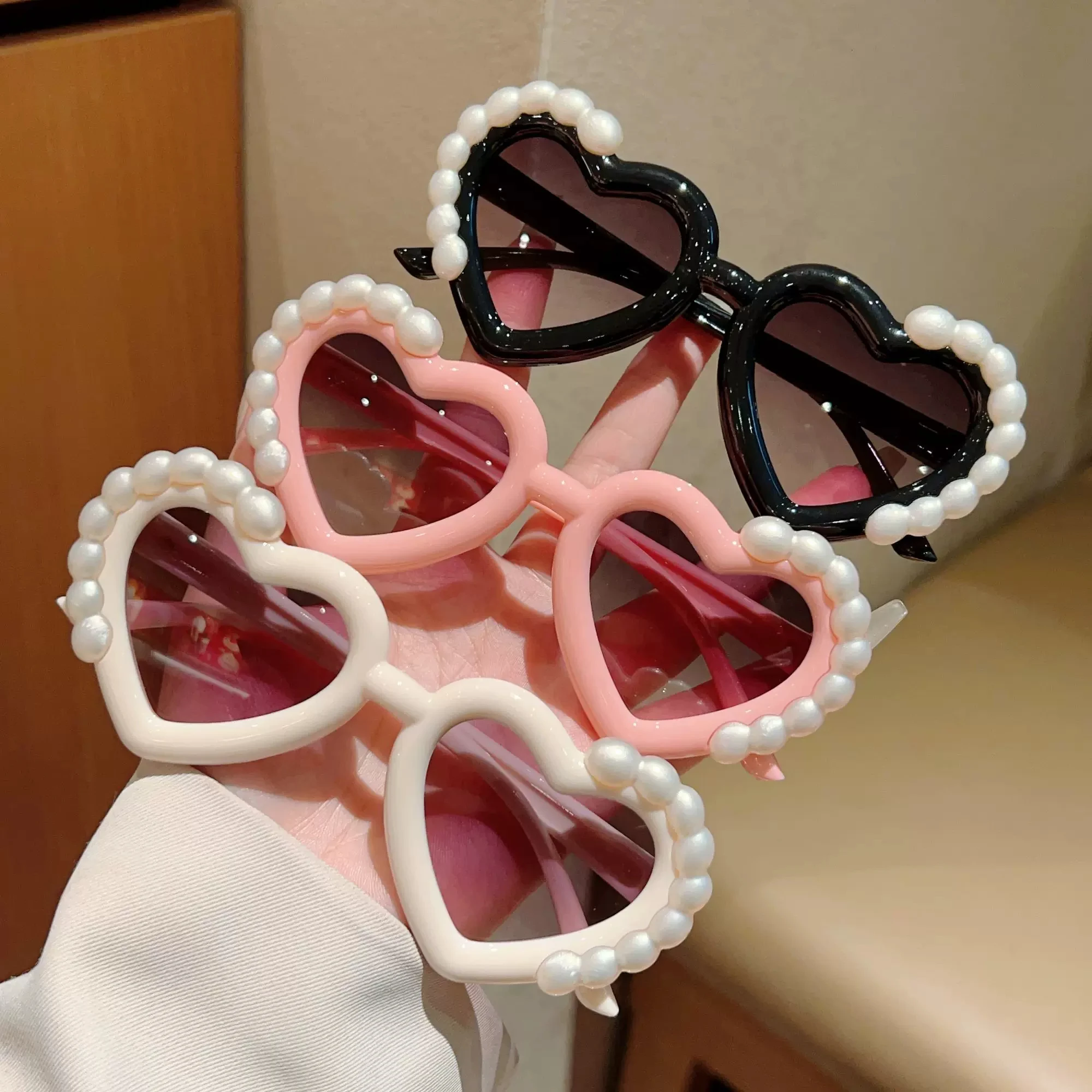 Pearl Heart Shape Sunglasses Retro Large Frame Sun Glasses Women Girls Party Wedding Prom Photo Props Decorative Eyewear