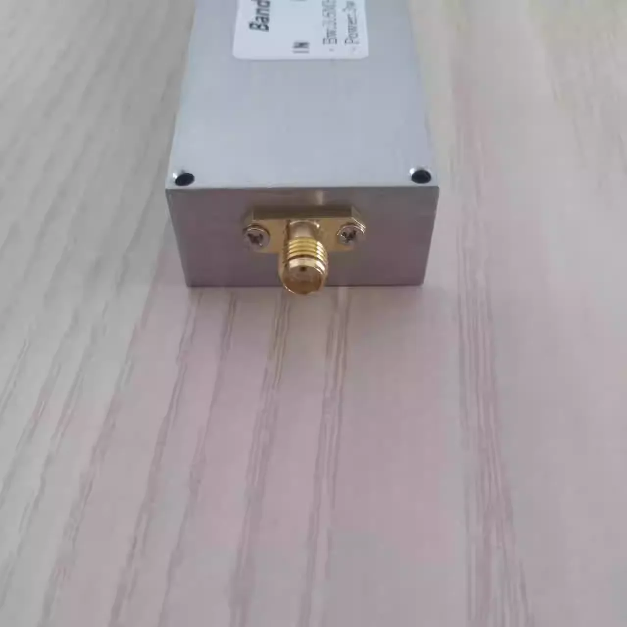 BPF-86.2M-3WSMA bandpass filter suppresses clutter Improve reception