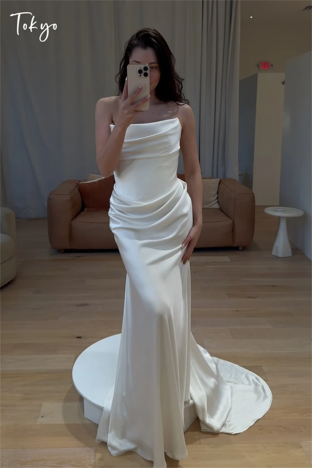 Tokyo Customized White Strapless Neck Wedding Dresses Sleeveless Satin Court Train Bridal Gowns Elegant Mermaid Wedding Gowns