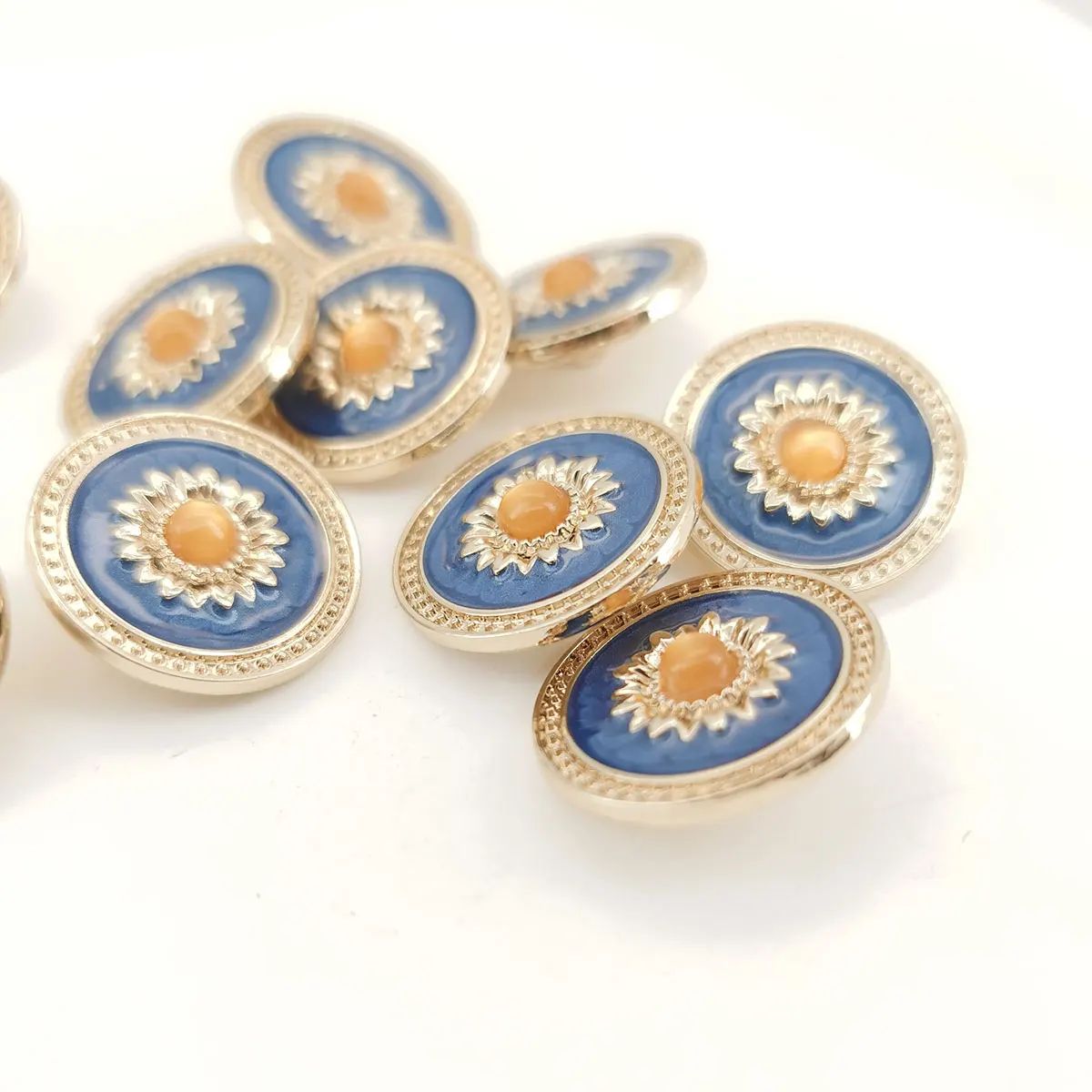 6 Stück 20mm Hochwertige Retro-Stil Kunstblumen-Dekorationsknöpfe, Nähzubehör für Kleidung, DIY-Nähhandwerk, Neu – Detail 4