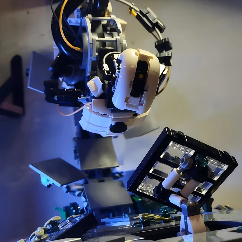 New 1867PCS MOC GLaDOS - Portal 2 Famous Game Icons Scenario Architecture Building Blocks Model Diy Creative Assembly Toys Gifts