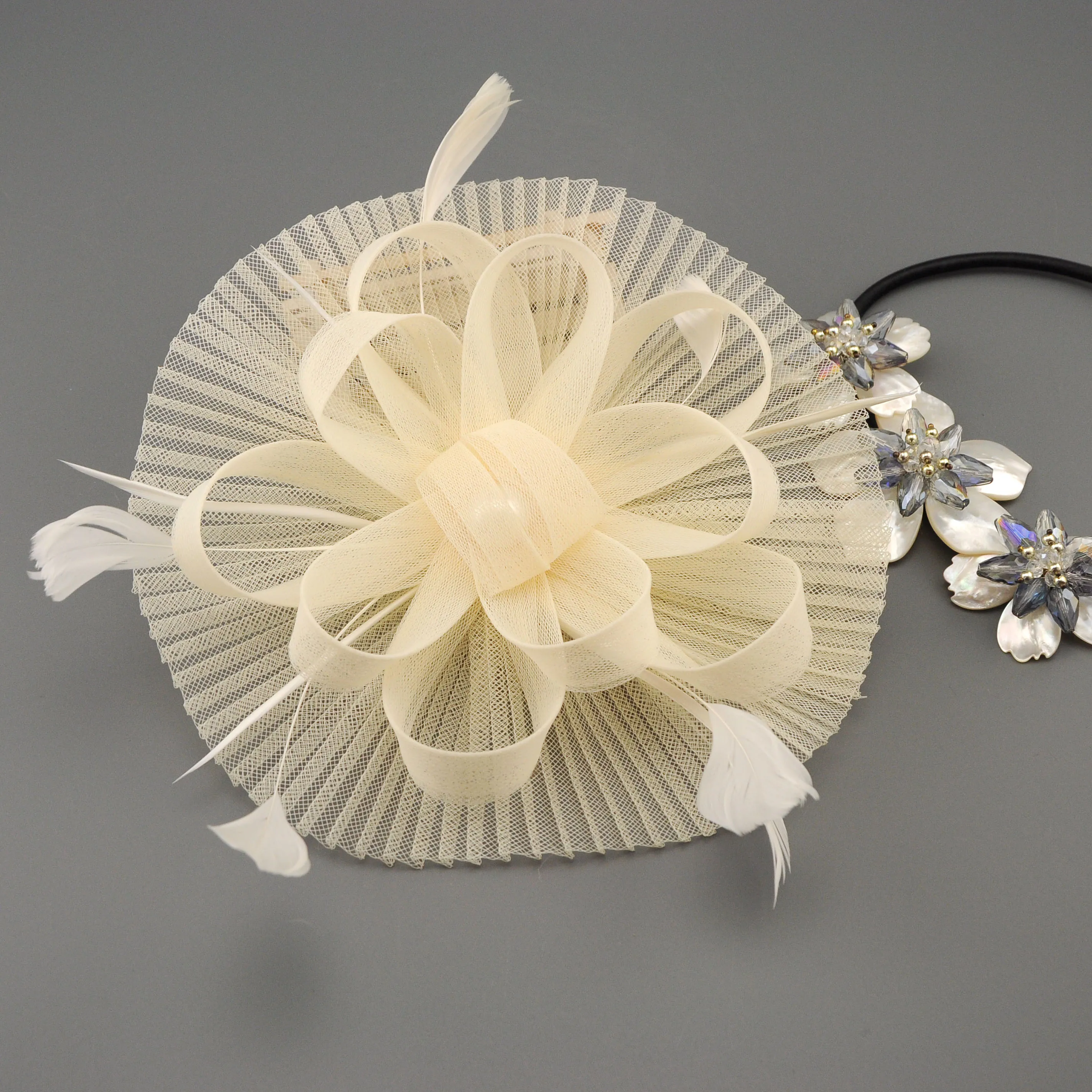 Black Vintage Pleated Mesh Fascinator with Feathers, Floral Bridal Headpiece for Wedding Dress, Race Party, Ball, Photoshoot Hai