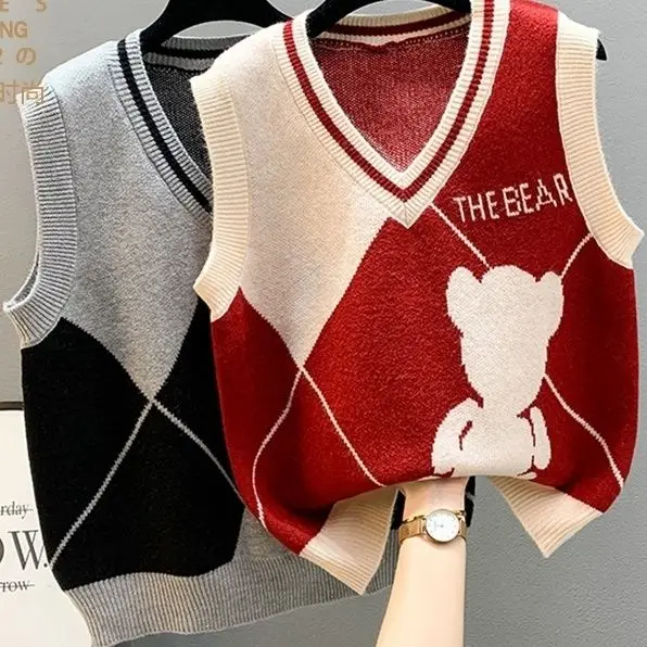 Little Bear Vest Sweater Spring 2023 New Little Fresh Cute Age Reducing V-Neck Wearing Sleeveless Knitted Sweater Outside