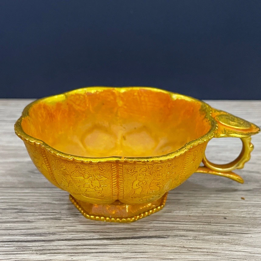

Antique Datang Zhenguan annual lady picture gilt wine glass Tang Dynasty gold wine glass home ornament