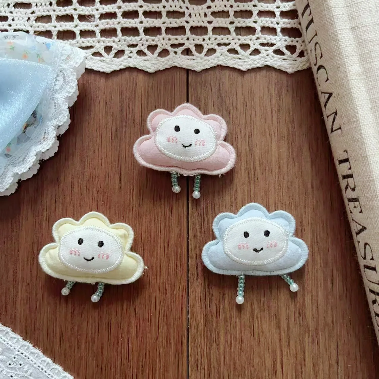 

Premium Dopamine Fabric Cartoon Cloud Hair Clip Brooch Multifunctional Soft Lightweight Cute for Shoes Socks Bag Clothing Trim