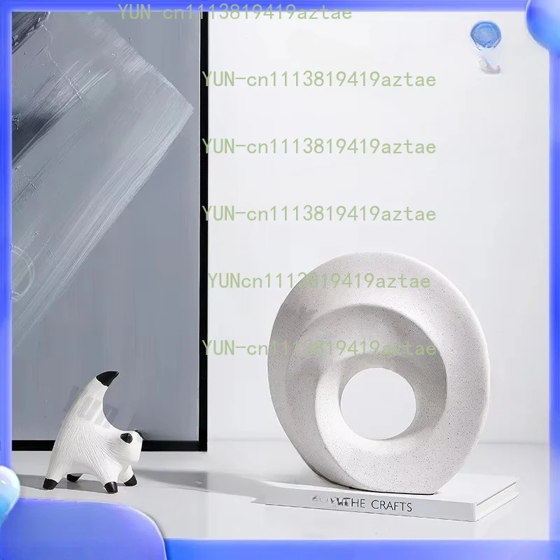 Minimalist Nordic Geometric Art Circular Hole Ceramic Ornaments, Sales Office, Villa Entryway, Cabinet, High-End Decoration