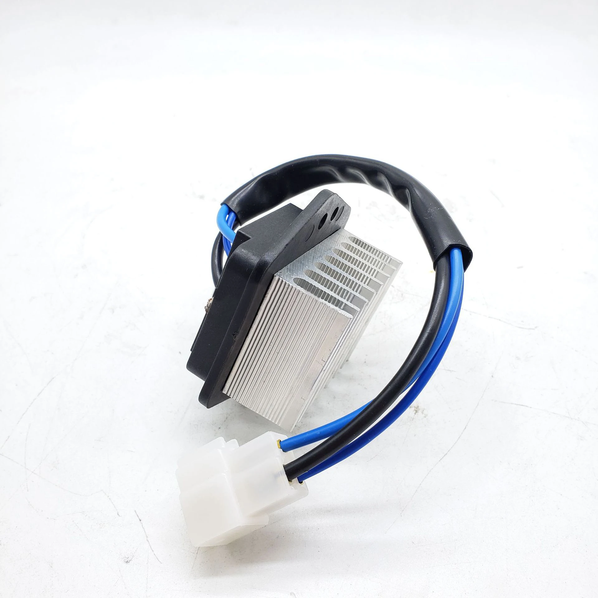 

Excavator for KOBELCO SK200-6 230 250 330 350-6E air conditioning blower heating resistance governor