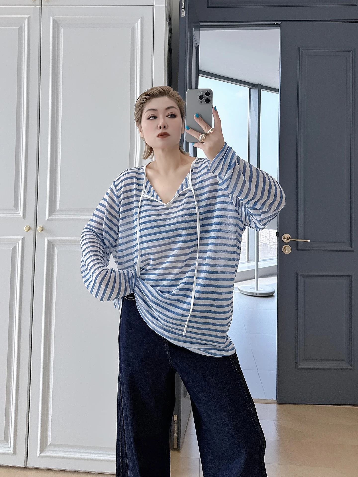 

Синий полосатый вязаный топ с защитой от солнца, свободного кроя, с длинными рукавами и круглым вырезом, для женщин больших размеров, в повседневном стиле, для весеннего сезона