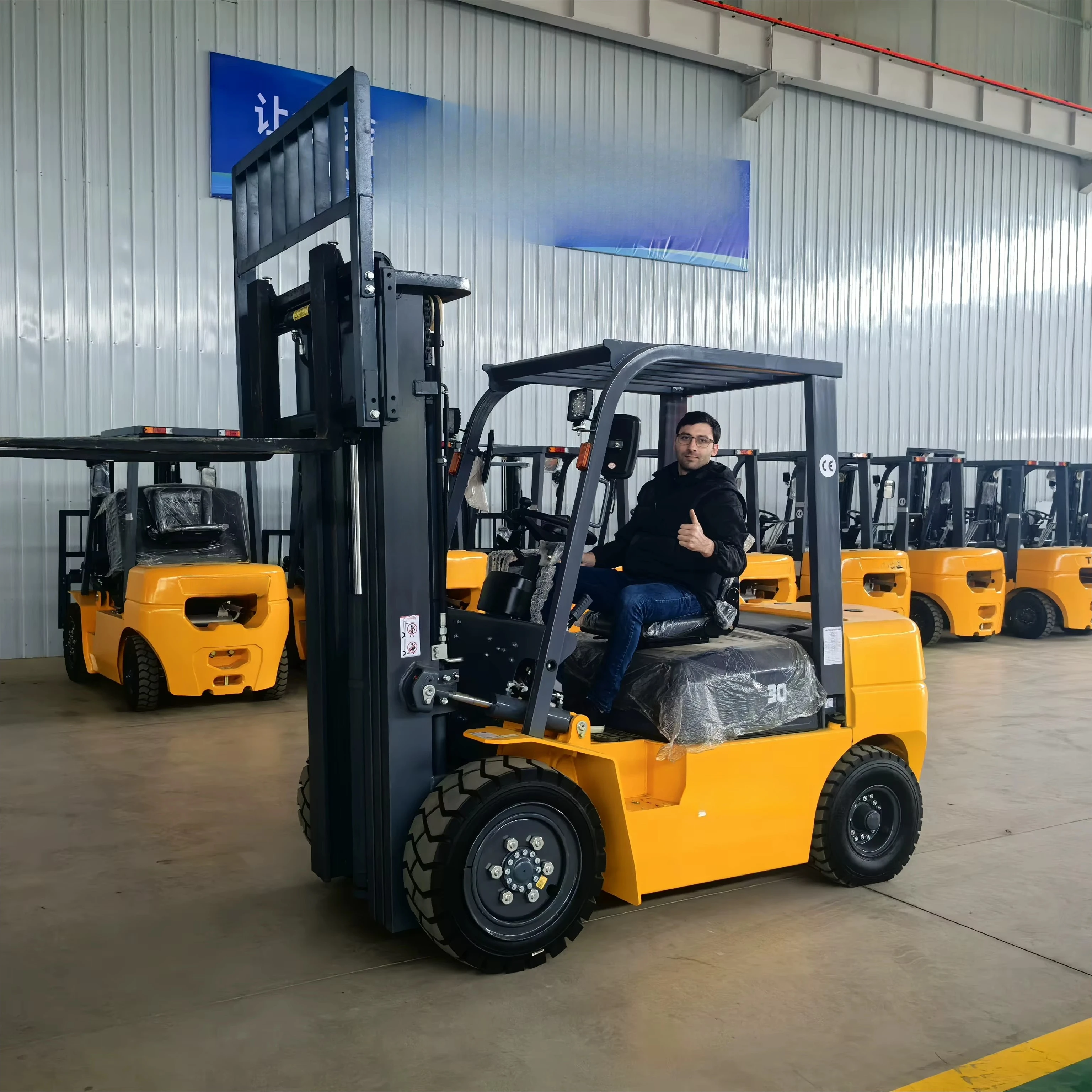 Best Cheap 3 Ton 4 Ton 5 Ton Engine Rough Terrain Forklift Rotator With Bucket Log Forks