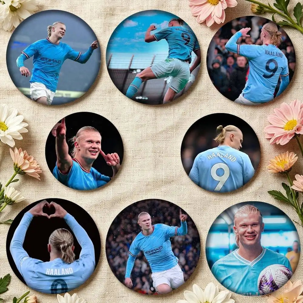 Football Star E-Erling H-Haaland 25 32 44 58 75mm Badges Personalized Round Brooches Pins Accessory Gift
