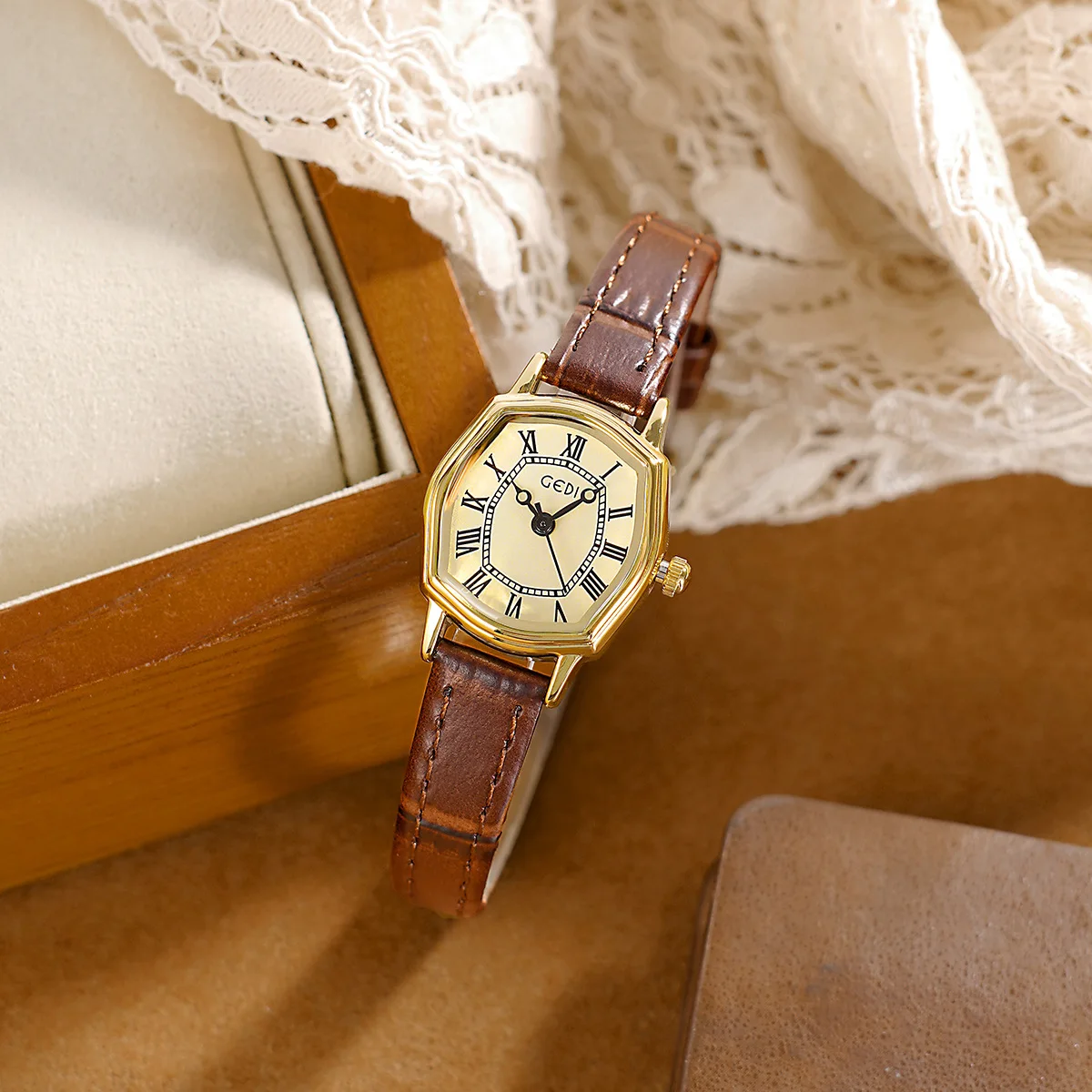 

Винтажные римские весы, изысканные и компактные, в форме винной бочки, кожаные кварцевые часы с бамбуковым узором, водонепроницаемые часы в подарок