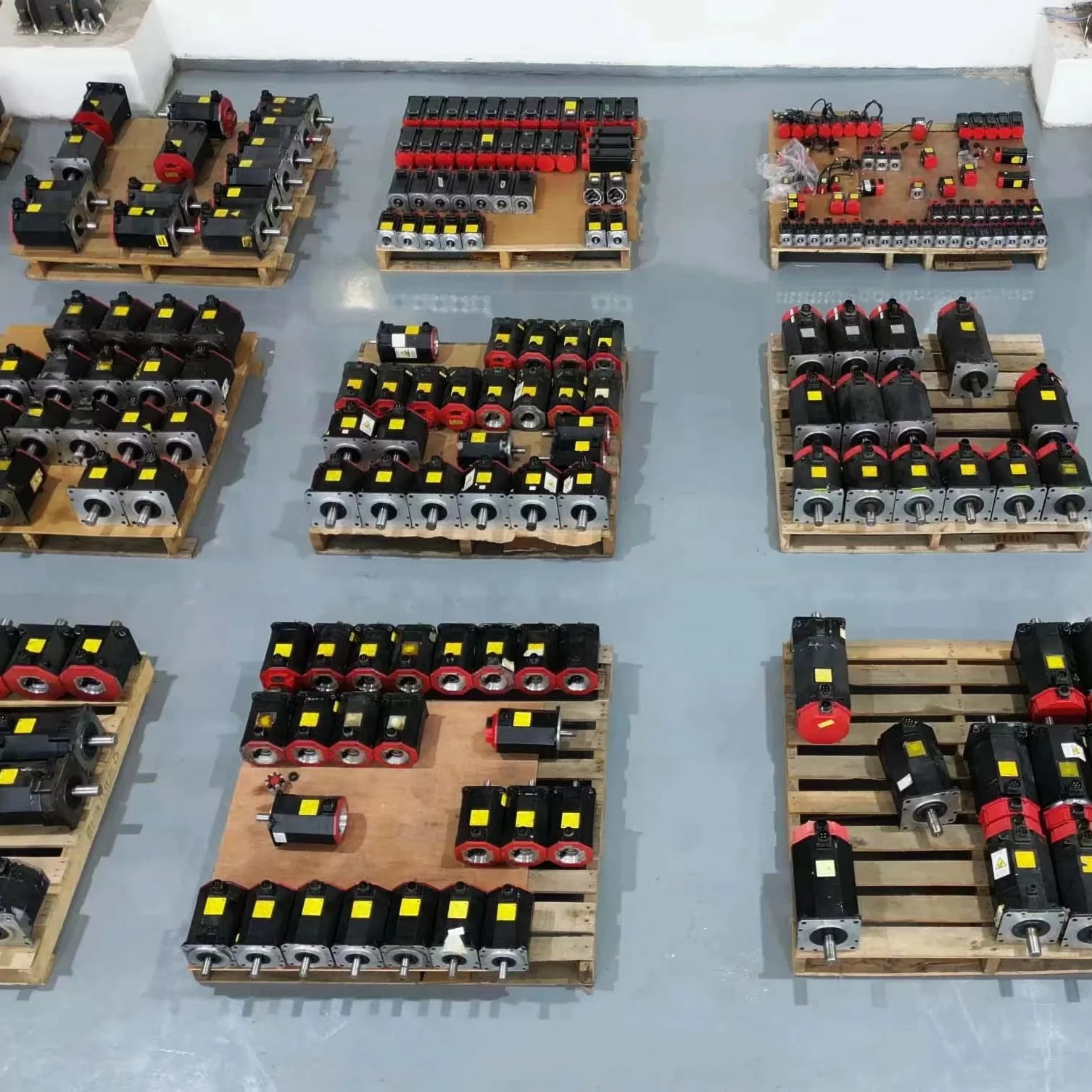 بائع الذهب التحكم باستخدام الحاسب الآلي، محرك سيرفو، قطع الغيار، المحرك، محرك المغزل A06B-0213-B100