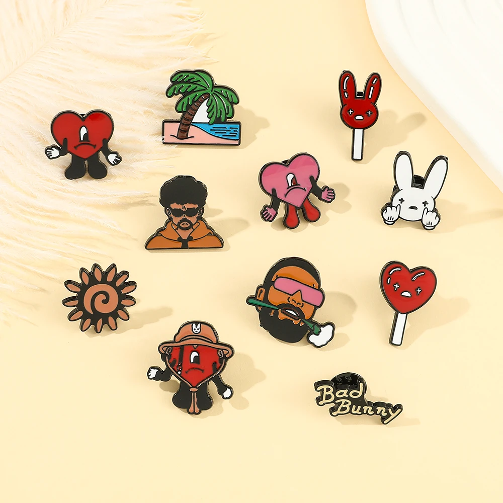 Broche Fofo Bad Bunny Cosplay  - Embroidery Red avaliação e preço
