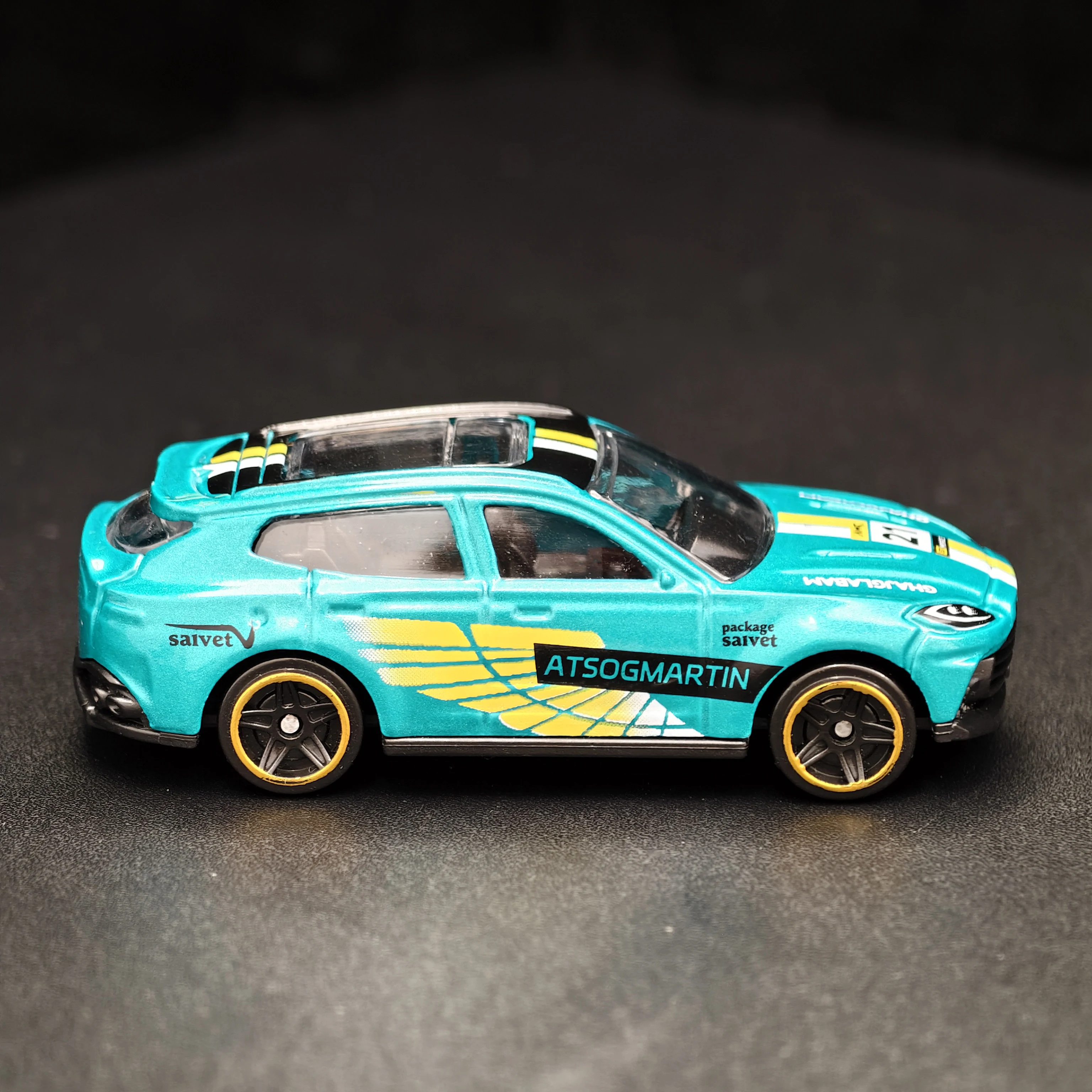 1/64 Scale Diecast Car Model Realistic Detailed Mini Auto Collectible Hobby Toy for Children Room Display Desktop Decor Gift view 4