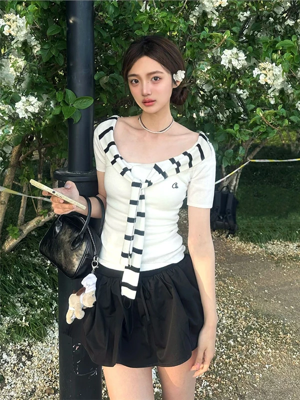 Camiseta de Manga Corta para Mujer, Estilo Académico Retro, Corte Ajustado, Diseño de Cuello Marinero con Parches a Rayas, Nueva Llegada de Verano