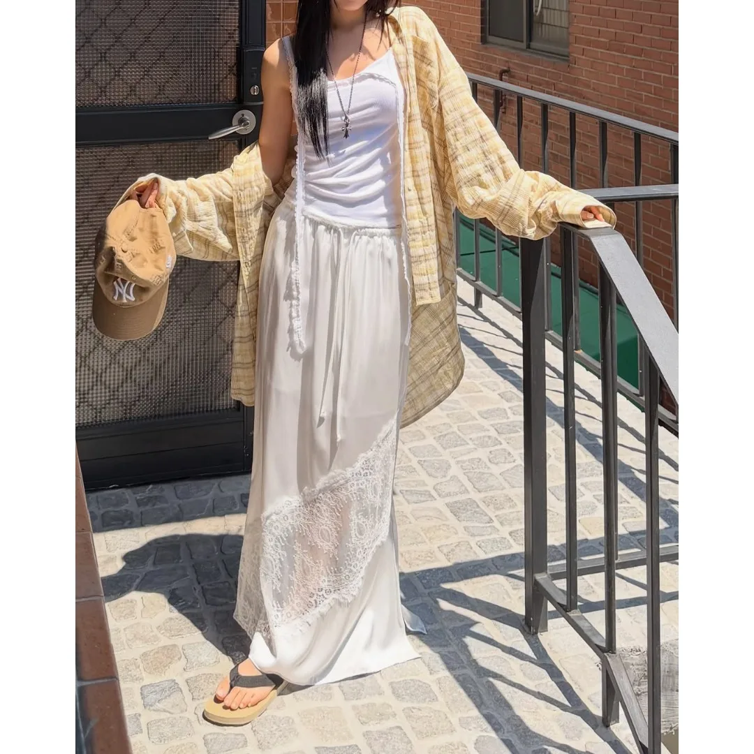 

Fashionable Korean Style Asymmetric Design Lace Patchwork Slim Fit Half Skirt New Summer 2026 Women's Fashion Skirts