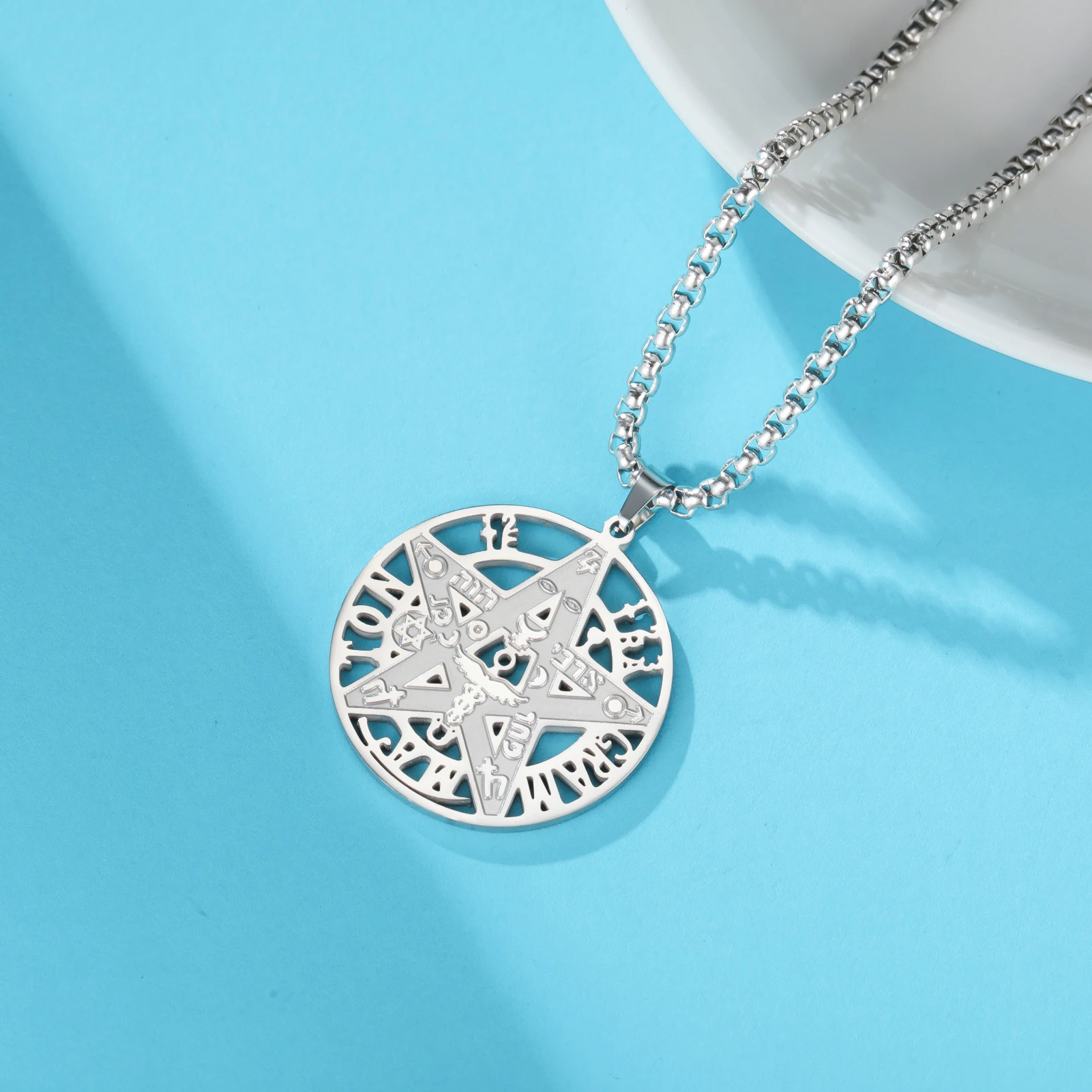 Kkjoy Edelstahl-Halskette mit Davidstern, hebräischer hohler Anhänger, gold- und silberfarben, religiöser Schmuck, Geschenk für jüdische Liebhaber – Detail 5