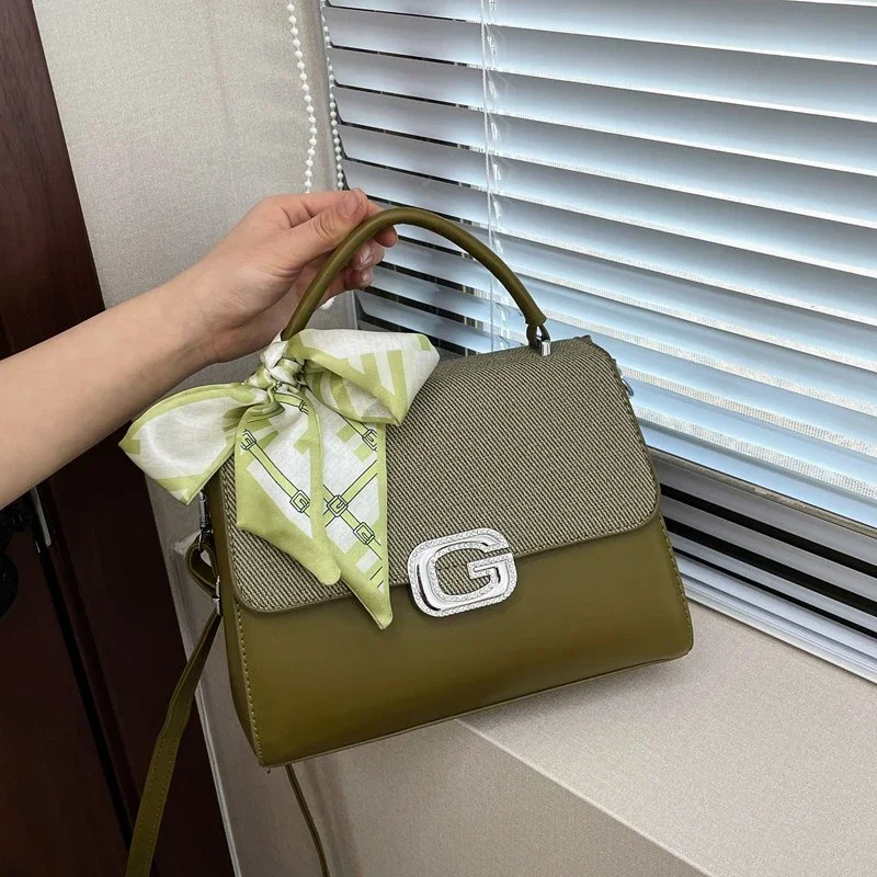 

Chic Women's Messenger Bag, Leather Crossbody Bag For Travel, Luxury Shoulder Handbag Elegant Designer Brand