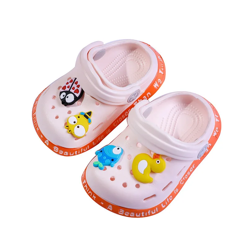 Kinderen Slippers 0-3 Jaar Zomer Gat Schoenen Baotou 2024 Nieuwe Cartoon Baby Anti Slip Thuis Baby Zachte Koe Pees Zool Sandalen