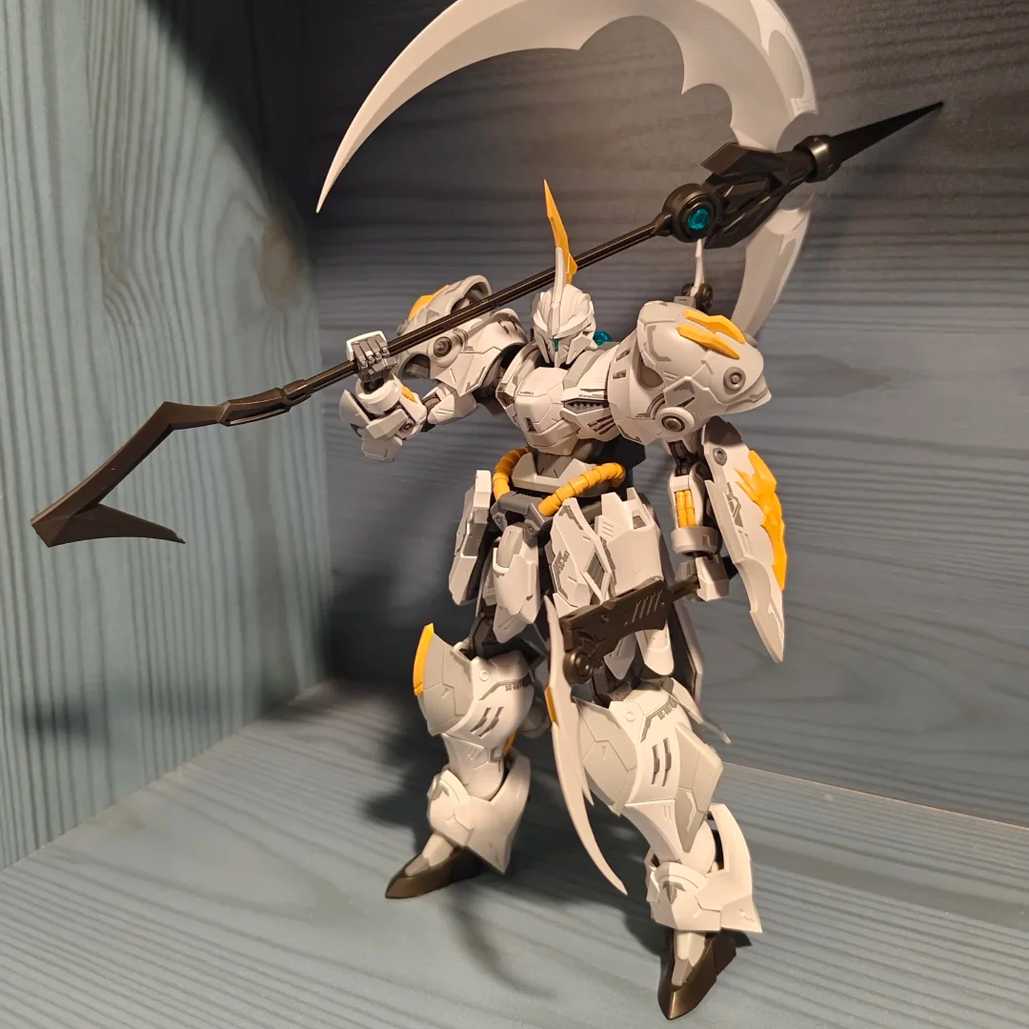 Model Kit Lancelot - SNAA Cavaleiros da Mesa Redonda, Modelo