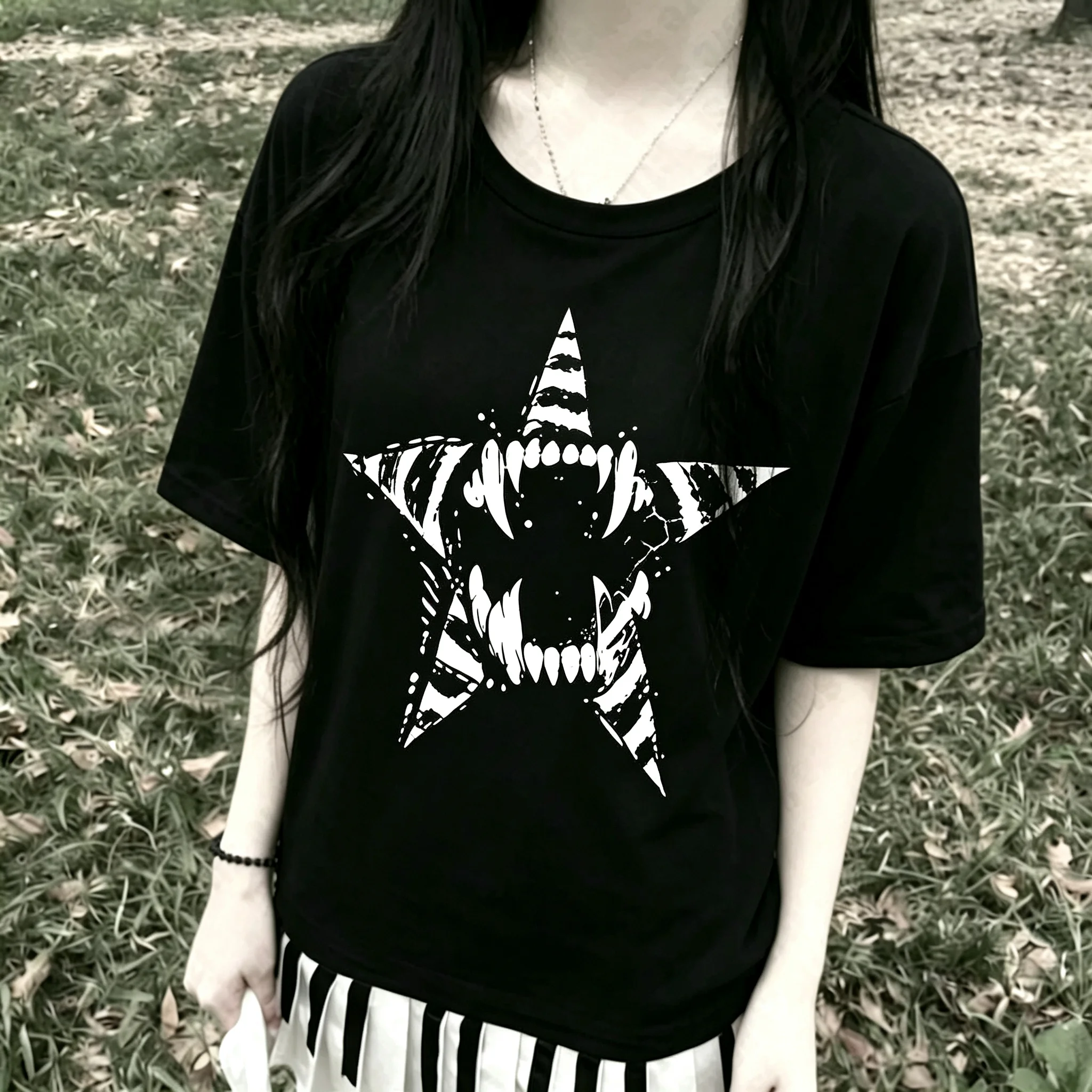 Gothic Punk Star Monster Mouth T-shirt Women Dark Grunge Aesthetic Sharp Fangs Star Graphic Print Tee Harajuku Short Sleeve Top