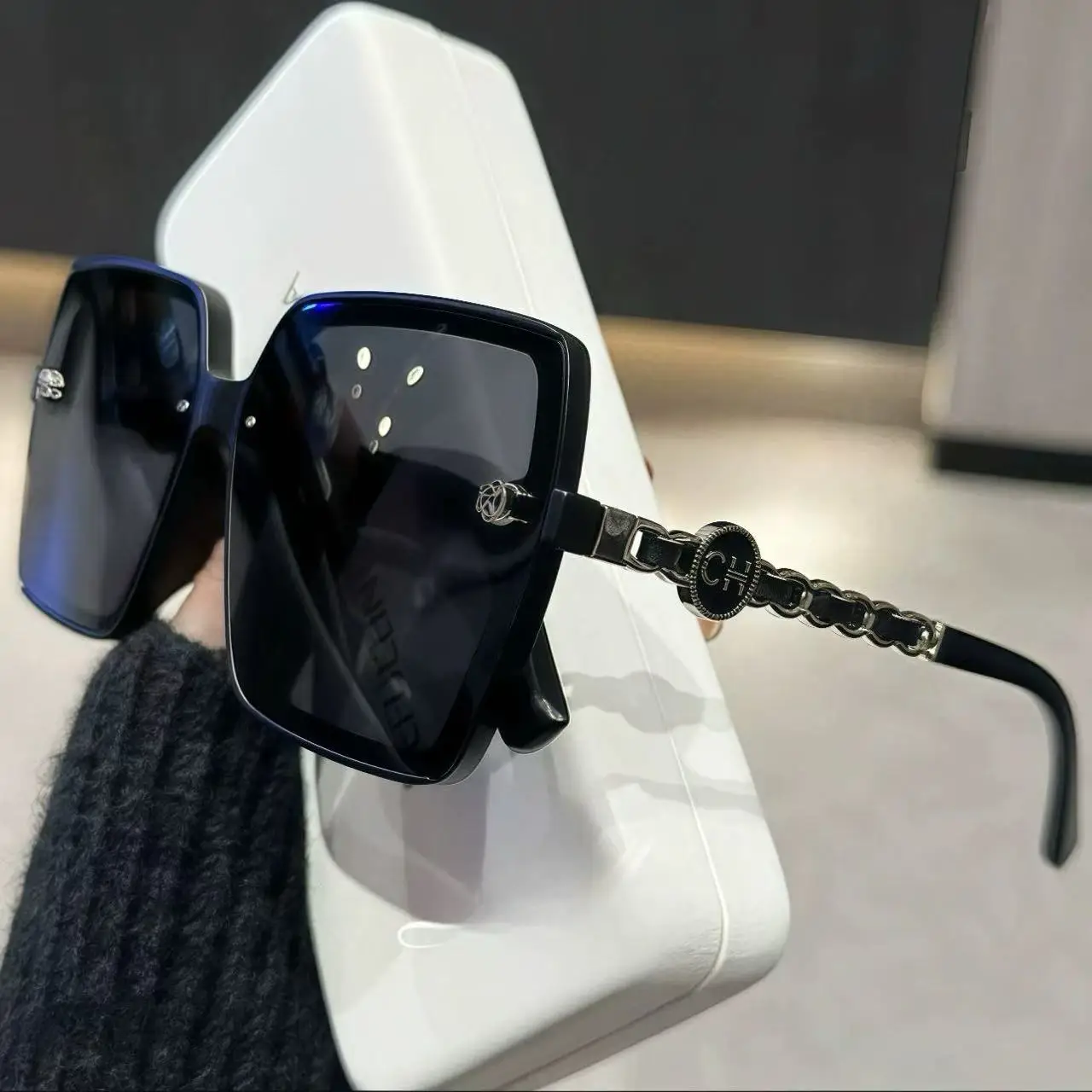 

Ins 2025 Luxury Designer Polarized Sunglasses Women New Fashion Big Square Retro Sun Glasses Ladies Eyewears Gafas De Sol UV400