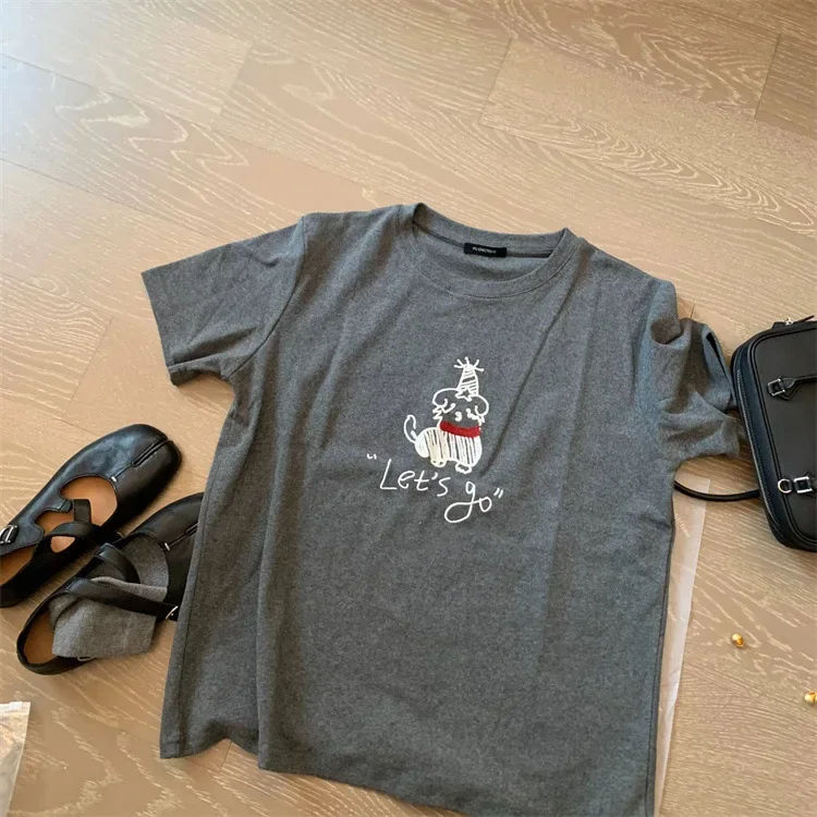 

LangMao Gray Round Neck Cartoon Dog Print Embroidered Short Sleeved T-shirt For Women 2025 Summer Top