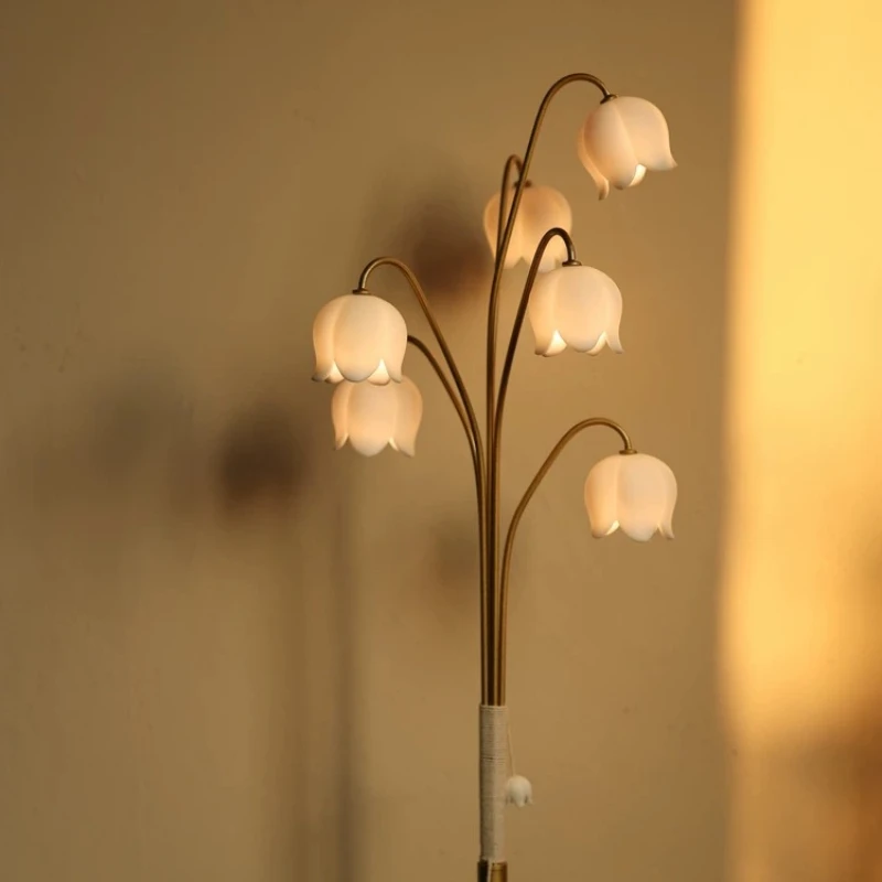 French Retro Lily Of The Valley Floral Floor Lamp,Cute Ins Cream Soft Ambient Floor Light, Elegant Adjustable Branch LED Standin