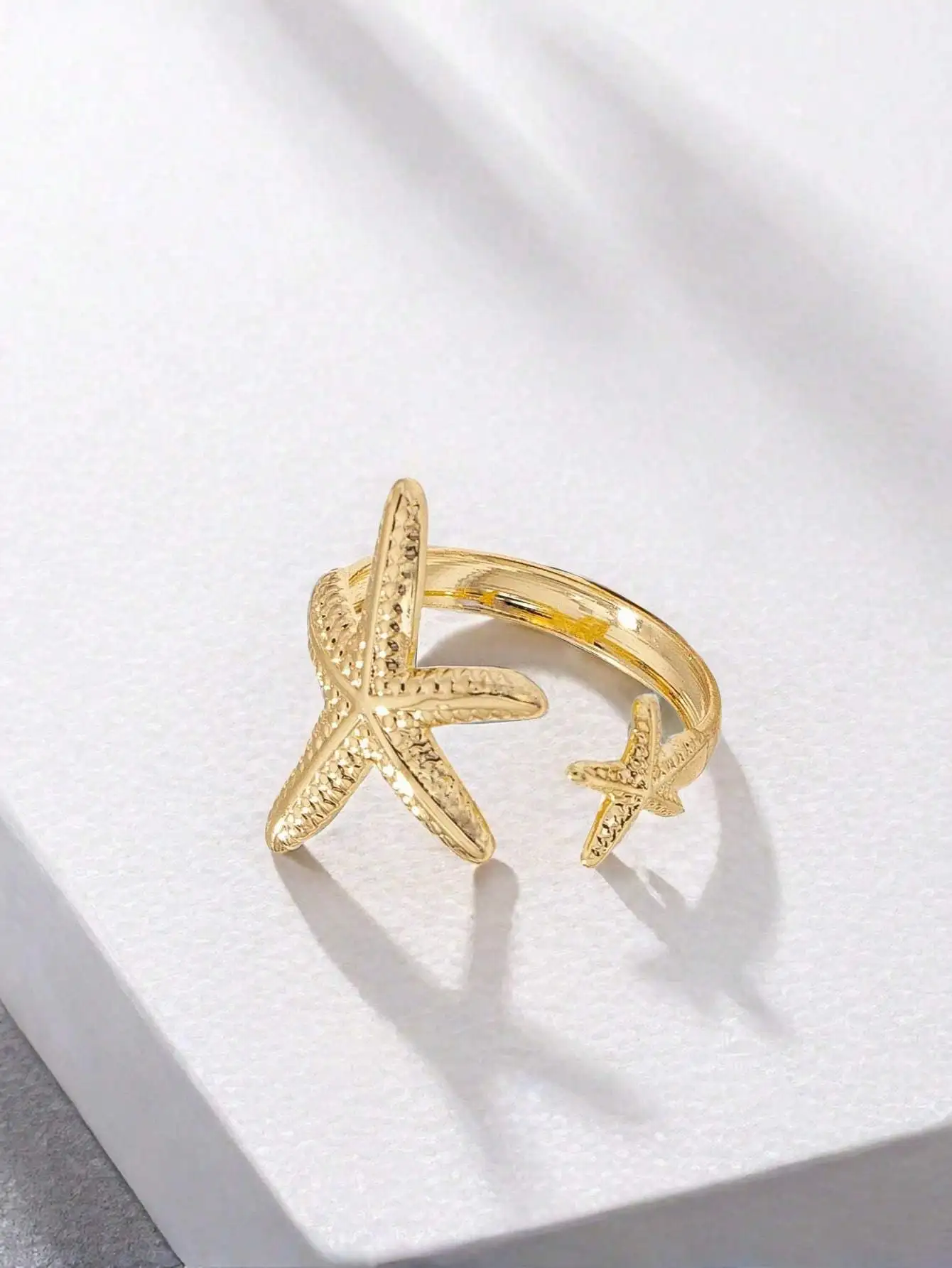 Minimalist Metal Starfish Shell Toe Ring for Women, Adjustable Ocean Series Gold Foot Jewelry, Beach Vacation Party Accessory Gift for Girlfriend view 6
