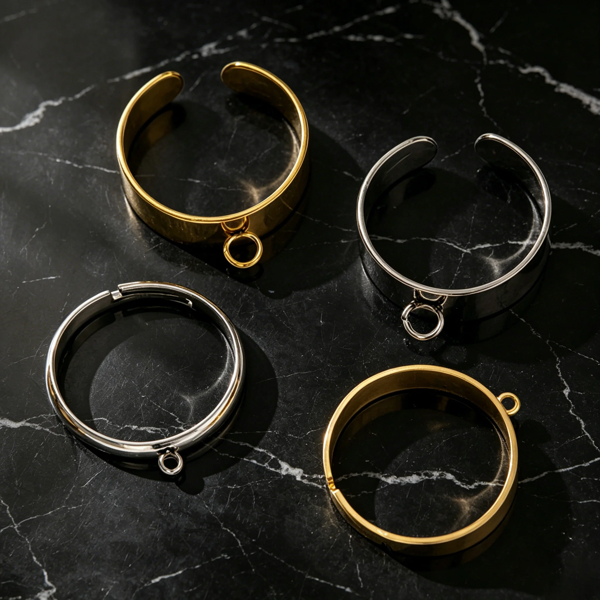 5 Stück Edelstahl Gehämmerte Breite Ringe, Verstellbare Offene Ringrohlinge mit Ösen für DIY Schmuckherstellung Zubehör – Detail 4