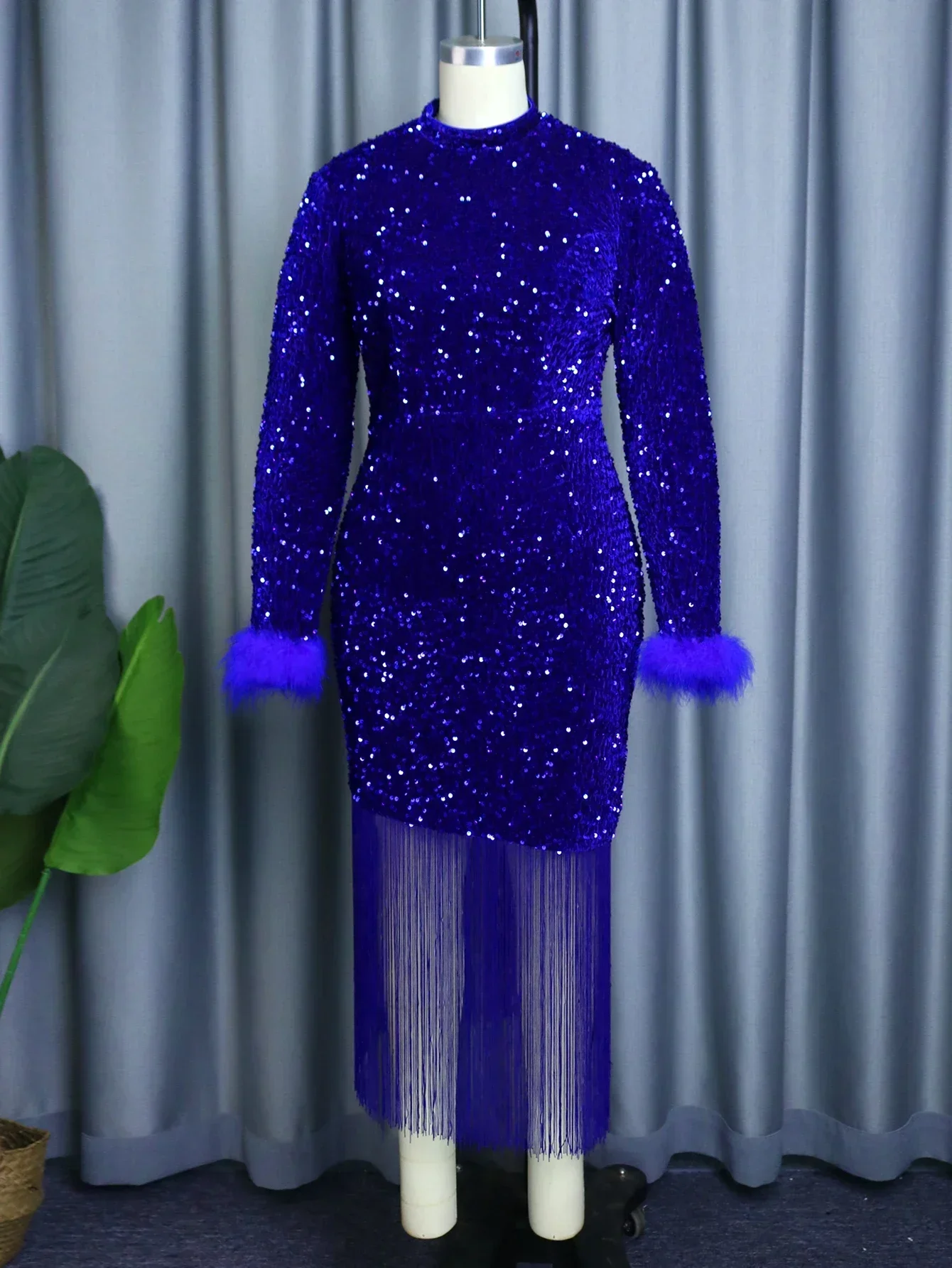 Vintage Blue Sequin Dress Fringe Hem Mock Neck Long Sleeve with Feather Glitter Velvet Fitted Prom Evening Cocktail Event Gowns