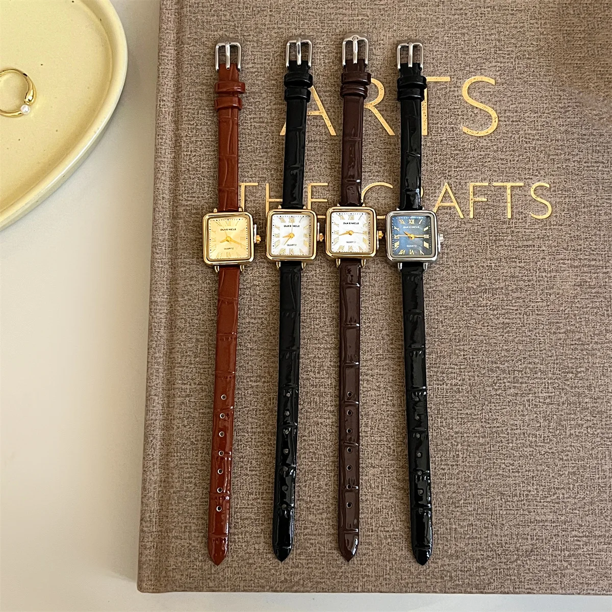 Newwomen'swatchclassicsquareladies watch light luxury retro mother-ofpearl face leather strap original gift original watch