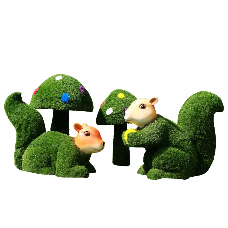 

Outdoor green plant animal sculpture, garden landscape mushroom grass squirrel ornament, garden courtyard