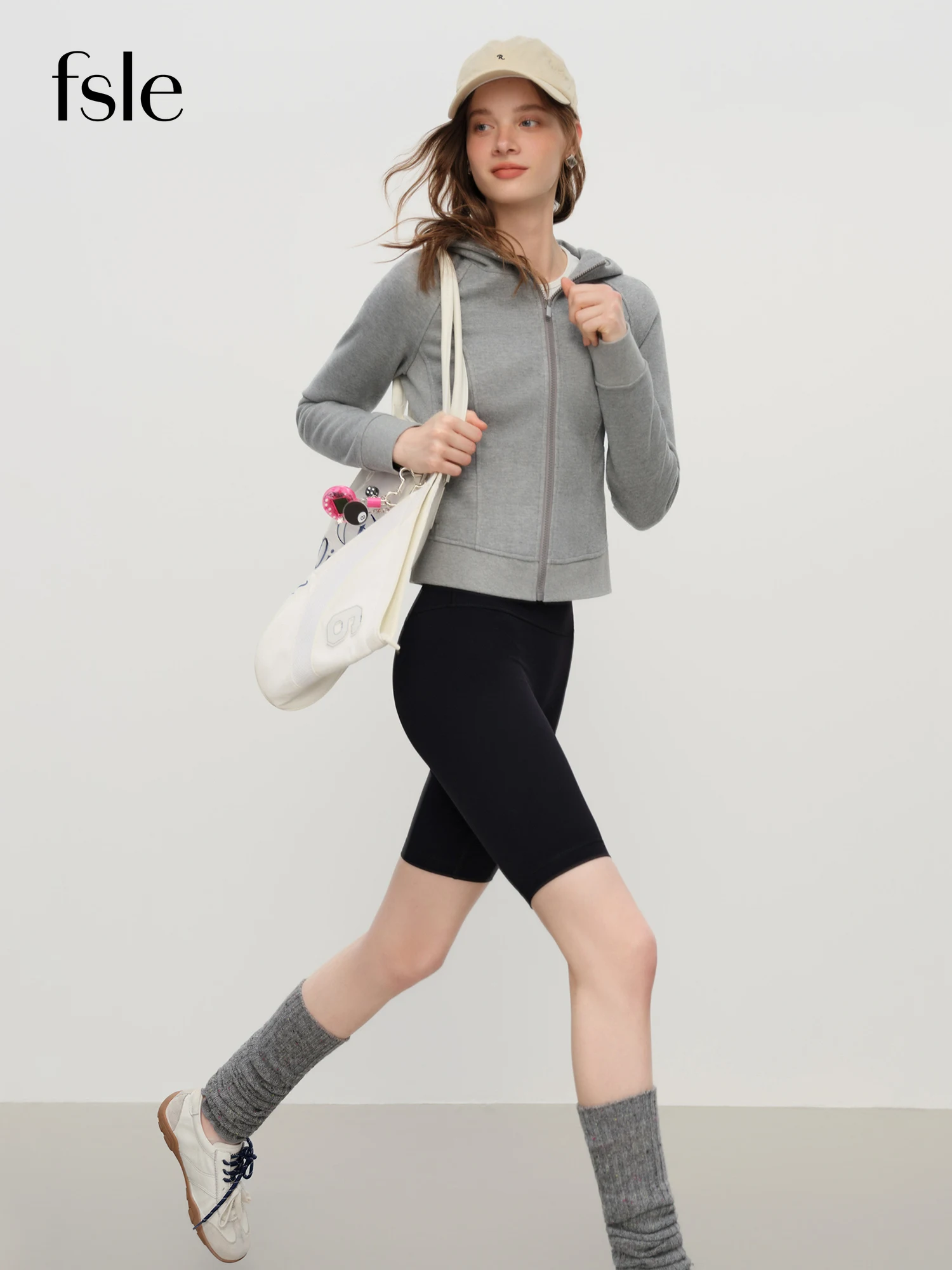 

FSLE Elegant Embroidery Design Hooded Sweatshirt Set for Women Fall Winter 2025 New Arrival Slimming Sporty Sweatshirt Pants