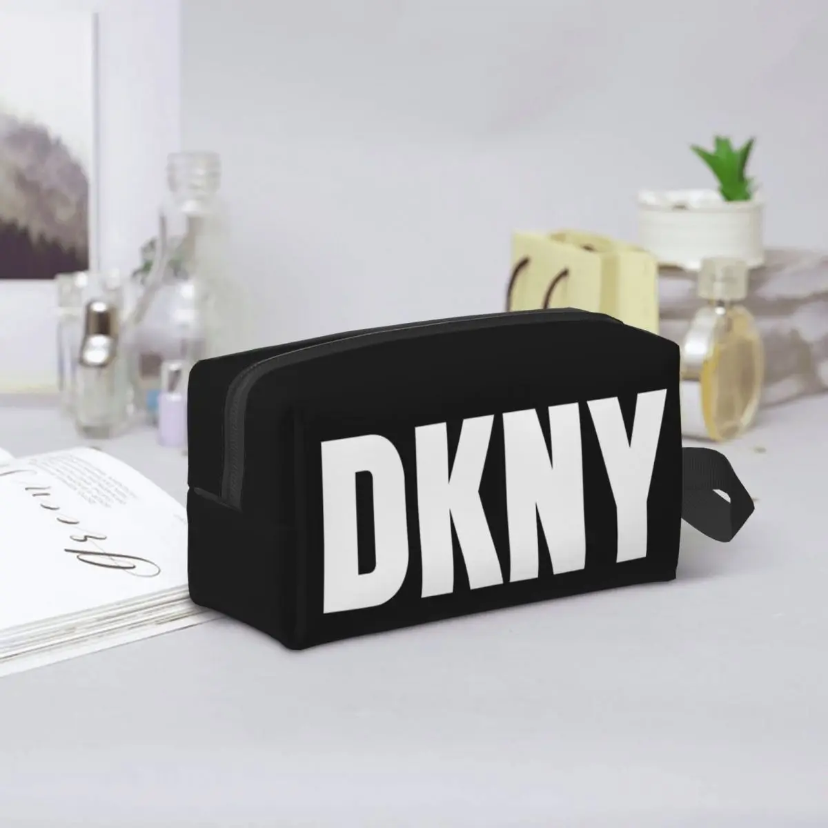 Fashion DKNYs Makeup Bag Stylish Accessories Girl Cosmetic Bags Zipper Toiletry