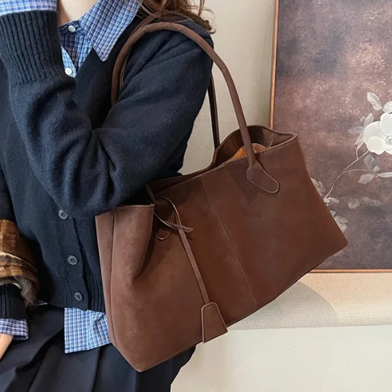 

Casual Faux Suede Shoulder Bag Trendy Hobo Handbag Luxury Underarm Bag Fashion Top Handle Bag for Women Shopping Travel Bag