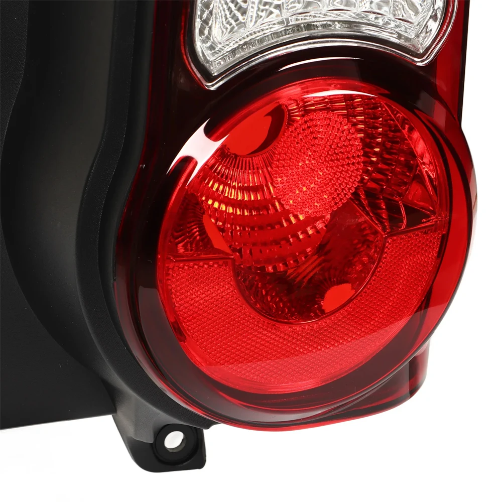 1 PCS Fanale posteriore 9677205580 9677205480 Freno posteriore Lampada di svolta per Berlingo Mk2 Van Running Lampada di retromarcia Accessori auto