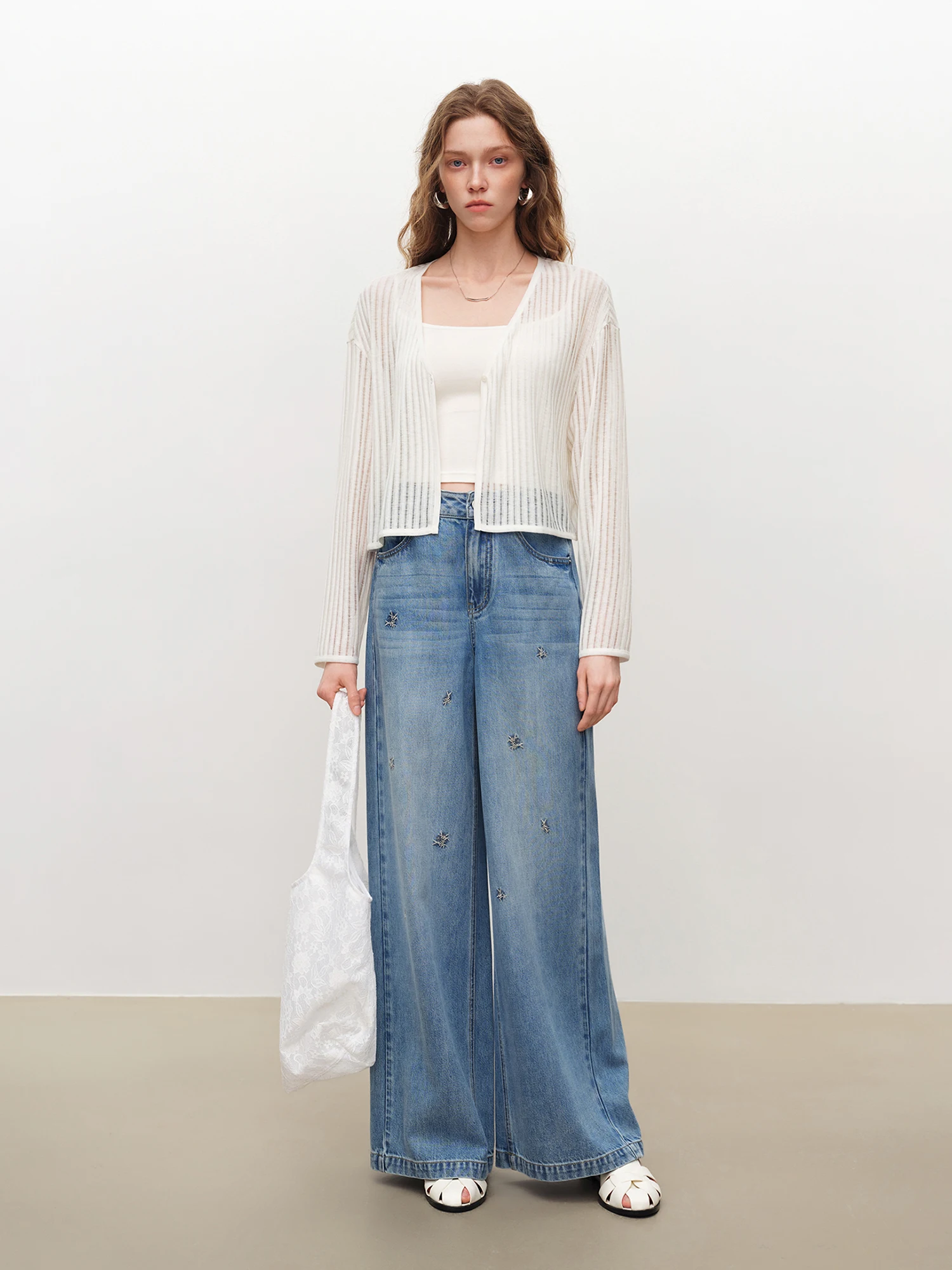 Ziqiao Airy Cut-out V-neck Cropped Cardigan - Image 6
