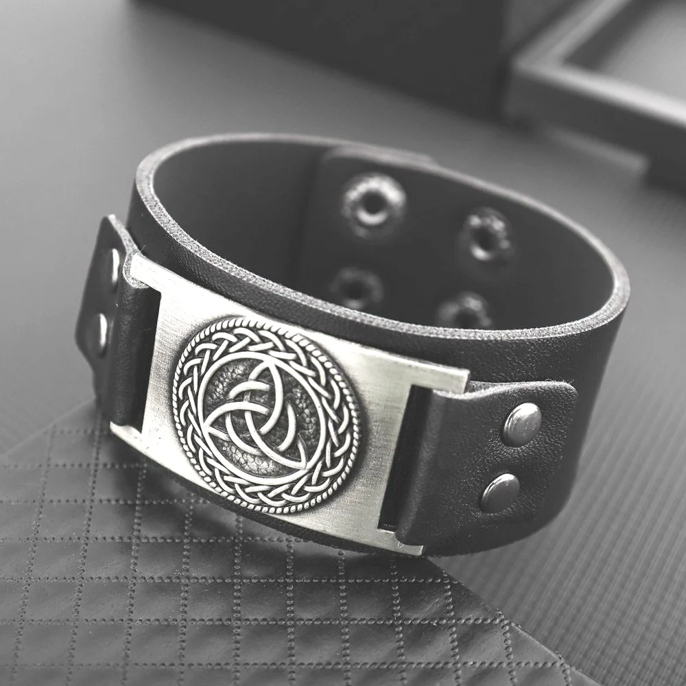 Vintage Viking Rune Celtic Knot Bracelet Charming Men's Leather Bracelet New Fashion Hip Hop Punk Jewelry Accessories Party Gift