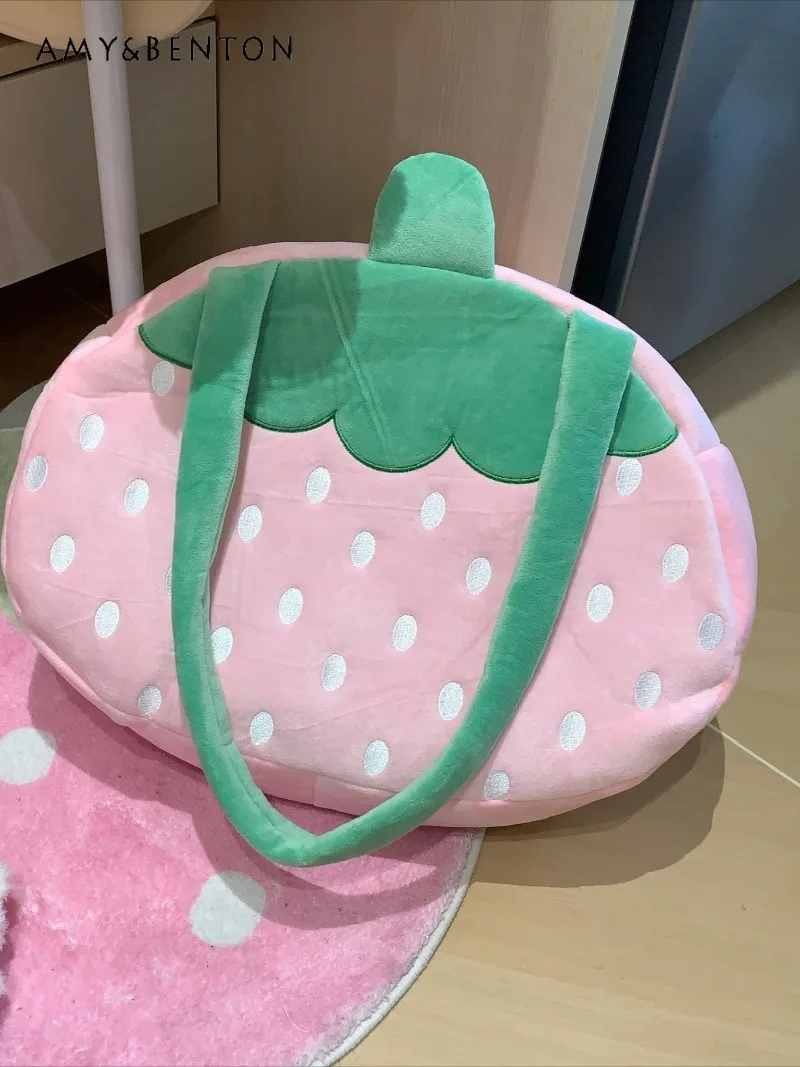 

Japanese Cute Strawberry Large Capacity Plush Handbag Crossbody Bag for Women Travel Bag Daily Versatile Kawaii Shoulder Bag