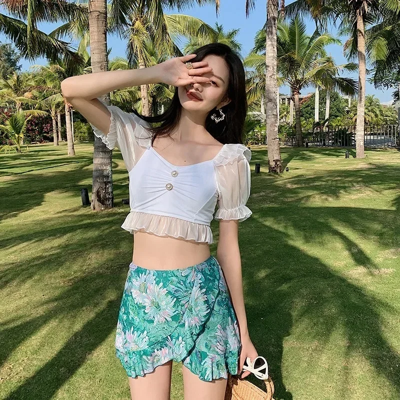 

2024 Summer New Fashion Print Couple Swimsuit Women 2 Piece Bikini Set Swimwear Sexy Backless Beach Wear Quick Dry Men Shorts