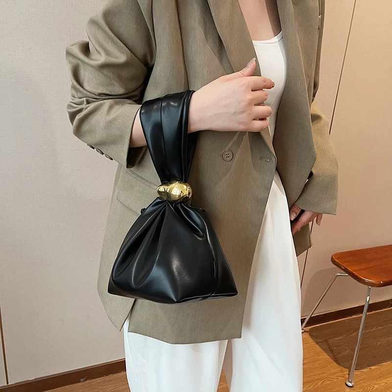Design Mini PU Leather Dumpling Niche Clutch Bags for Women Fashion Knotted Female Retro Shoulder Bag Wrist Handbags and Purses